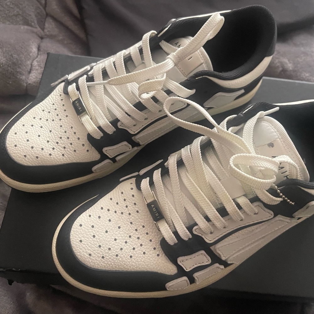 Gently used Amir Shoes!